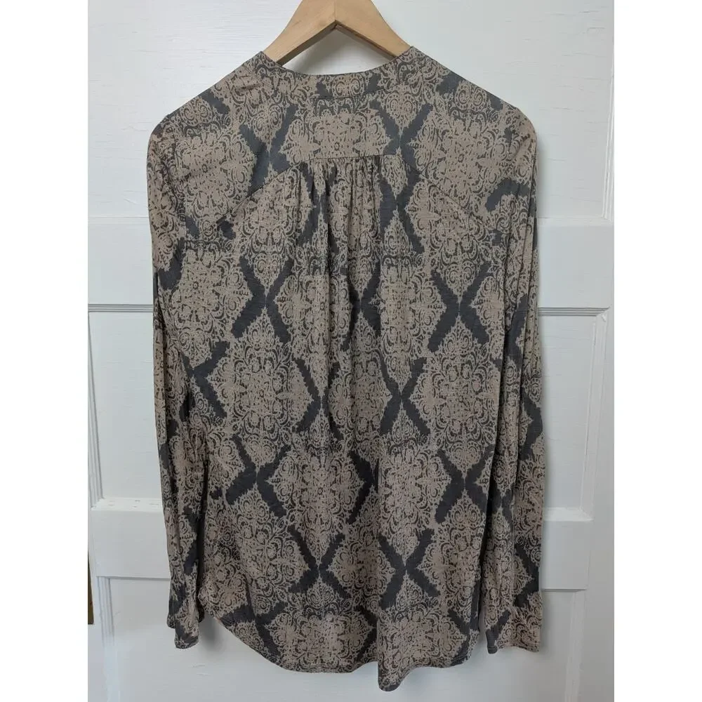 Tiny Anthropologie Floral Wrap Blouse Small Surplice Long Sleeve Gray - Picture 11 of 16